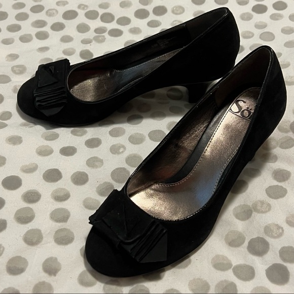 NWT Sofft Malabar Black Suede Heels Size 5.5 - Picture 1 of 13